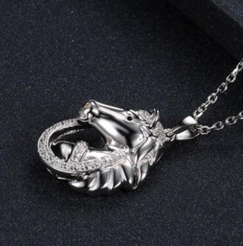 Collar con colgante de caballo de tendencia de diseño creativo personalizado para hombres de nueva moda_voghion.com