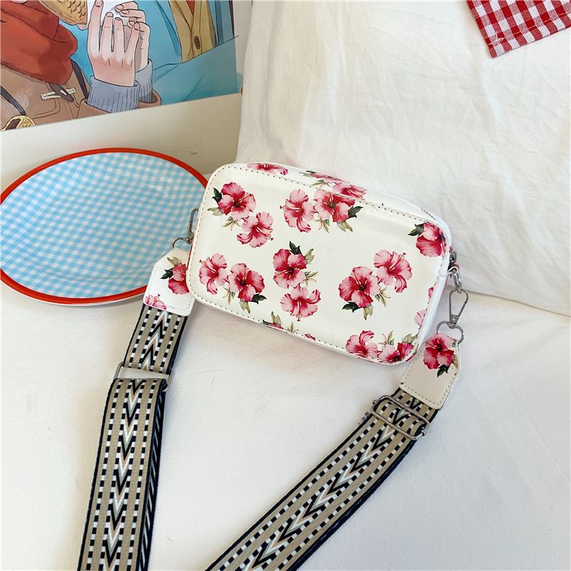High-end camera voor vrouwen 2025 Nieuwe lente zomer brede band enkele schouder crossbody stijlvolle mode kleine vierkante tas_voghion.com