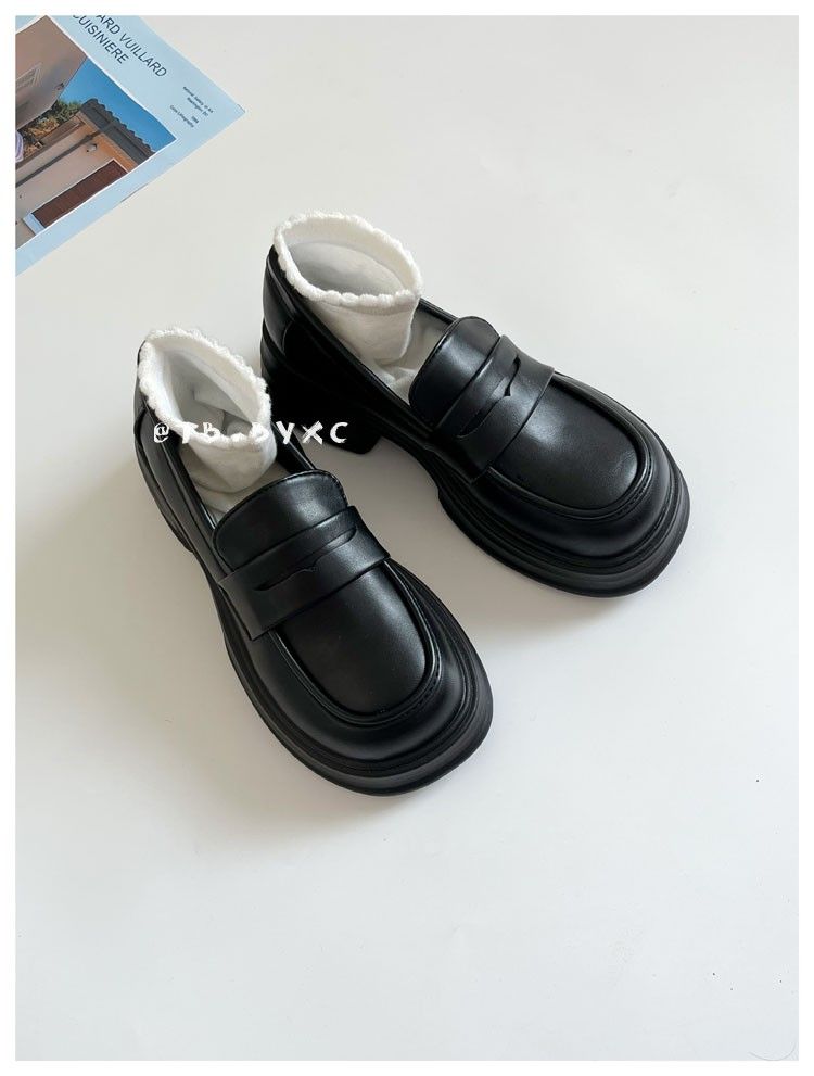 Schwarze Loafer mit dicker Sohle und runder Zehenpartie im Vintage-Stil für formelle Anlässe_voghion.com