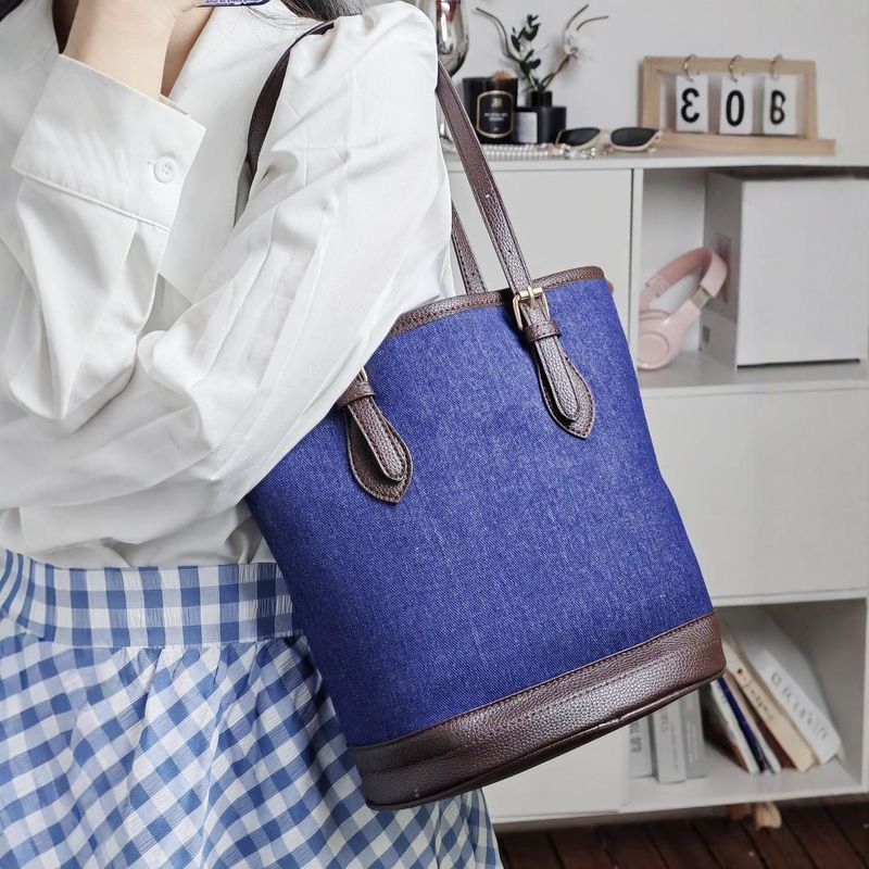 Damen Bucket 2024 Sommer Neue Nischenmode Vielseitige trendige strukturierte große Kapazität einfache Umhängetasche_voghion.com