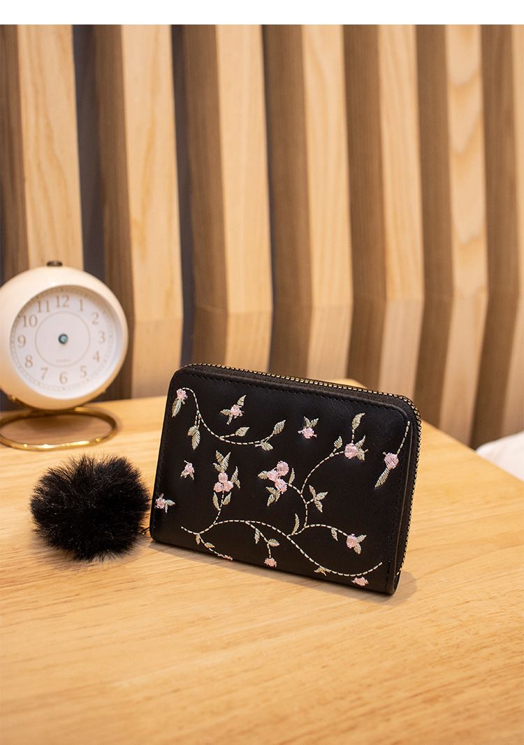 Bestickte Geldbörse im Vintage-Stil mit Pompom-Anhänger – Kurze Geldbörse mit mehreren Kartenfächern, süße Akkordeon-Handtasche für Mädchen_voghion.com