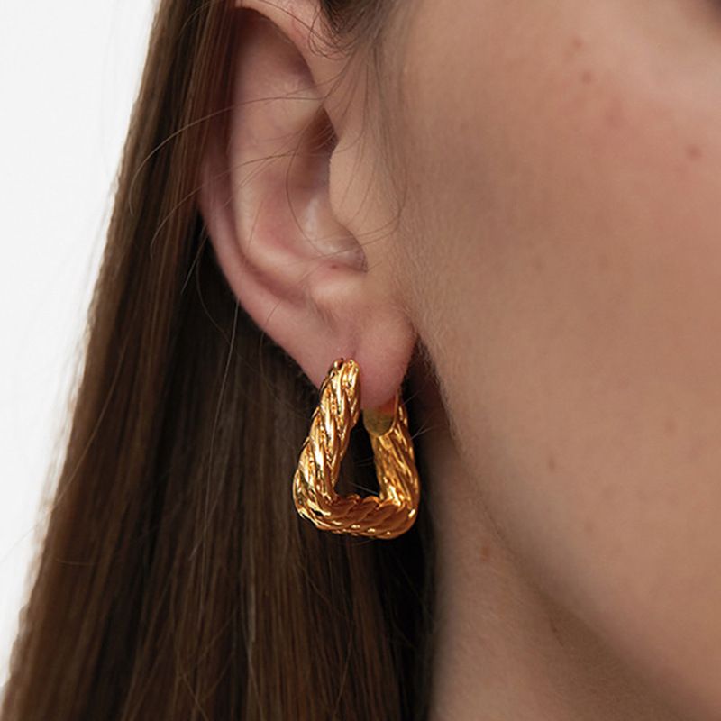 Set di gioielli da donna, orecchini semplici alla moda, placcati in rame, vero oro, orecchini geometrici tridimensionali lisci di vendita calda_voghion.com