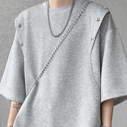 Maglietta a maniche corte decostruita con motivo a stella e rivetti, stile estivo 2025, grande, stile American High Street_voghion.com