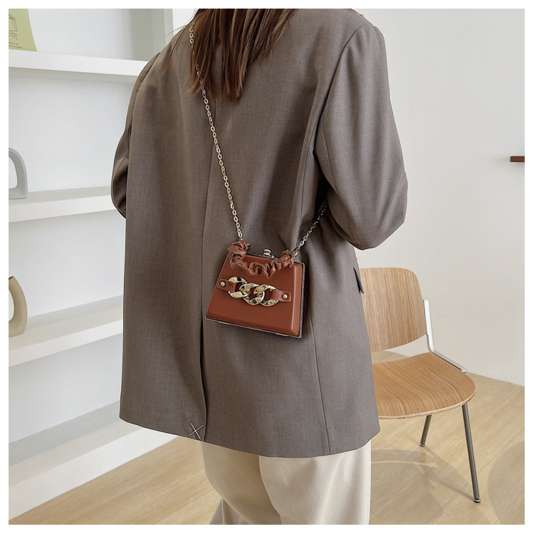 Autumn and winter new Korean version of fashion folds ins network red ocean chain hand bill shoulder crossbody bag_voghion.com