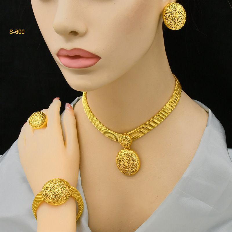 Set di gioielli in oro da donna, in lega di rame, placcati in oro, Dubai, set di moda di vendita calda, sposa indiana, collana, orecchini, bracciale, anello, gioielli_voghion.com