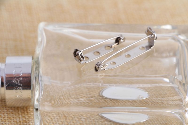 2.5CM-3.8CM Copper Iron Metal Safety Pin With Lock Buckle Brooch_voghion.com