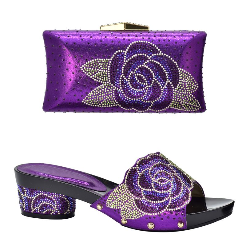 Sandali alla moda casual con tacco alto, modello a rombi con file di rose, testa rotonda, tutto in uno, con borsa_voghion.com