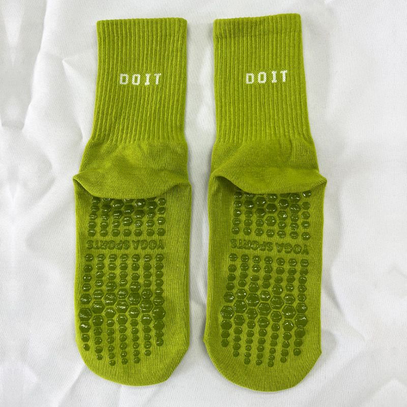 Surge Yoga For Women Indoor Fitness Mid-Calf Sports Anti-Pilling Jump Exercise Silicone Non-Slip Floor Pilates Socks_voghion.com