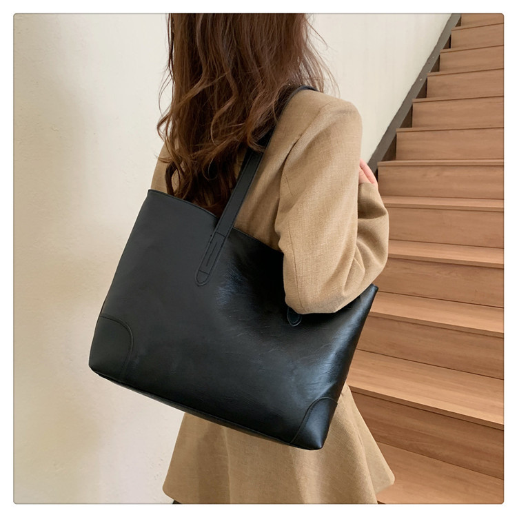 Retro-Handtasche aus weichem Leder mit großer Kapazität 2024 Frühjahr Neue vielseitige Ins Pendler-Schulter-Achsel-Einkaufstasche_voghion.com