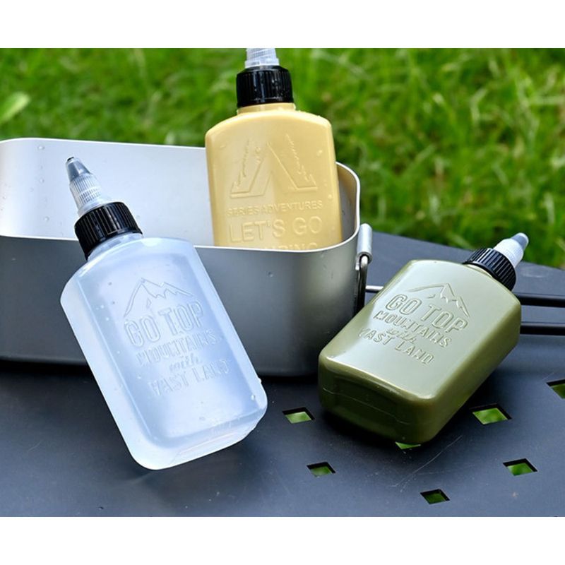 Dispenser di olio portatile da 100 ml - Bottiglia per condimenti da campeggio a prova di perdite per olio da cucina e salse | Set da cucina da viaggio compatto con imbuto (confezione da 2, senza BPA)_voghion.com