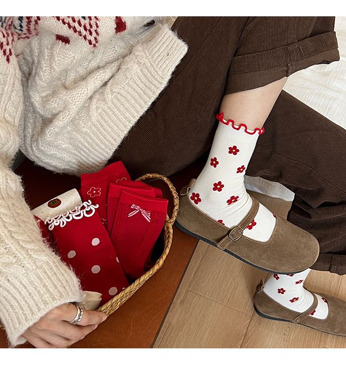 Festive Atmosphere Red Socks Women's Medium Tube Socks Autumn And Winter Piled Cotton Socks Big Red Socks_voghion.com