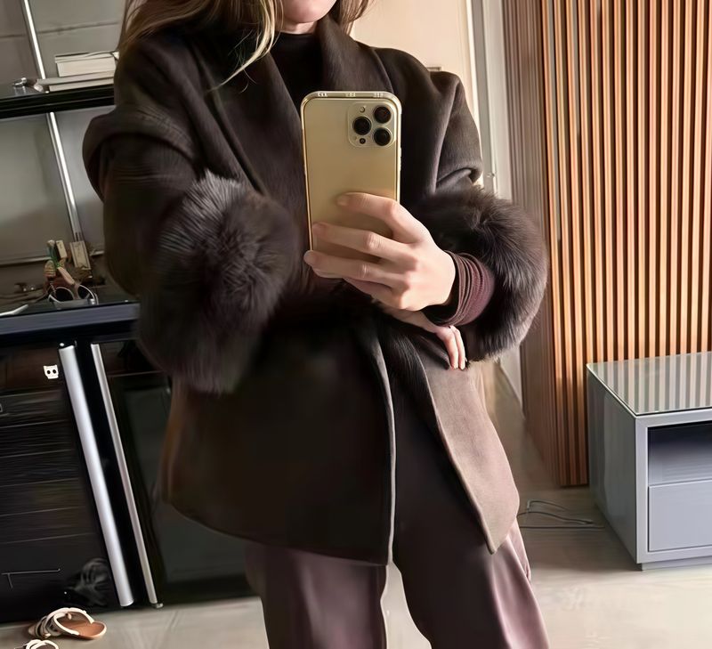 Trenchcoat aus Wollmischung – Langer Damenmantel mit übergroßem Revers und Gürteldetail für elegante und lässige Kleidung_voghion.com