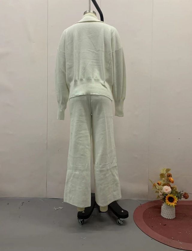 Set due pezzi da donna autunno 2025 con top corto e pantaloni aderenti in maglia tinta unita_voghion.com
