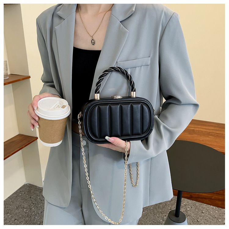 Texture small square 2024 new simple atmospheric commuting shoulder fashionable and versatile chain box bag_voghion.com
