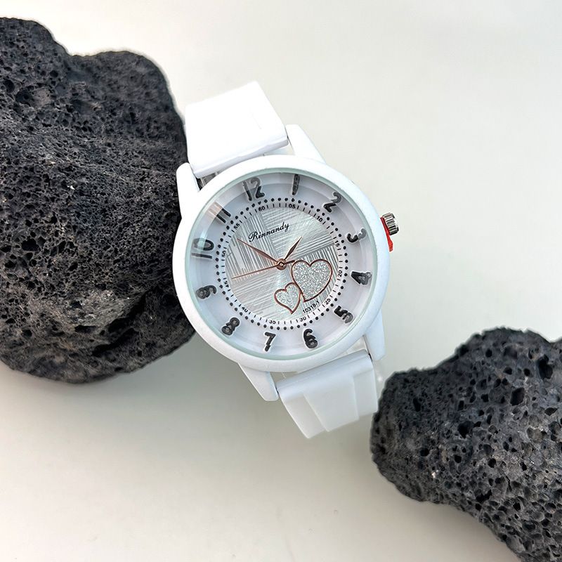 Orologio da donna al quarzo con cinturino in silicone, stile vintage, con scala digitale semplice e cuore, ideale per lavoro quotidiano, compleanno, anniversario, regalo di San Valentino_voghion.com