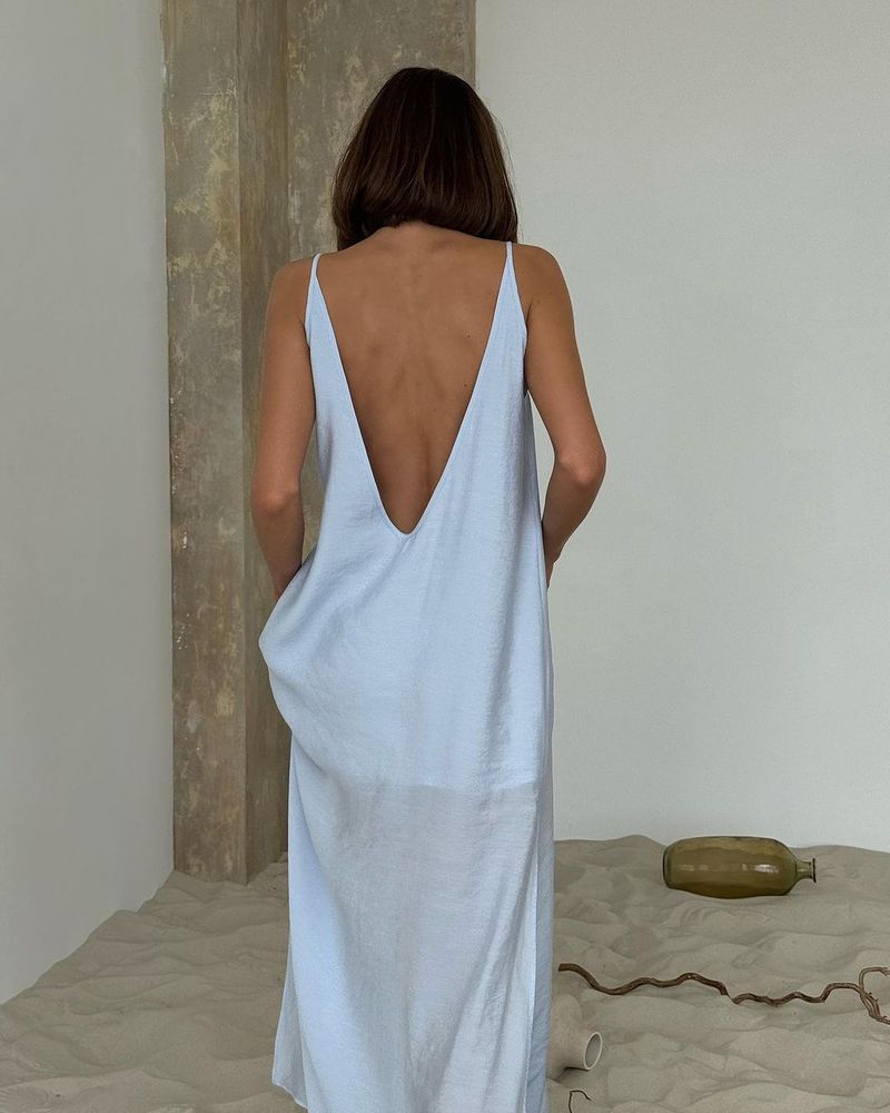 "Camicia da notte lunga estiva senza maniche da donna in cotone, comoda e ampia, con spalline regolabili._voghion.com