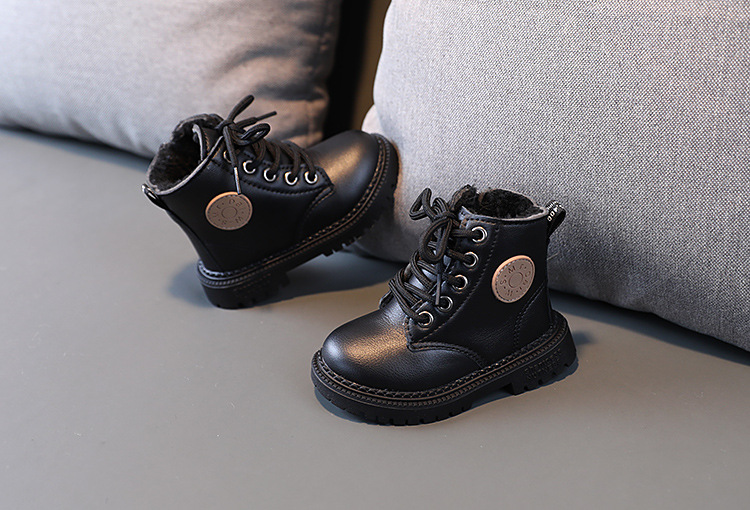 2023 Nuovo stivale corto in pelle a barilotto basso invernale 2023 Edizione coreana da ragazzo 'piuttosto e caldo, weternizzato Martin Boot Girl'_voghion.com
