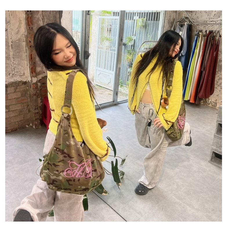 Grand sac à main réversible imprimé camouflage noir Millennium Hottie_voghion.com