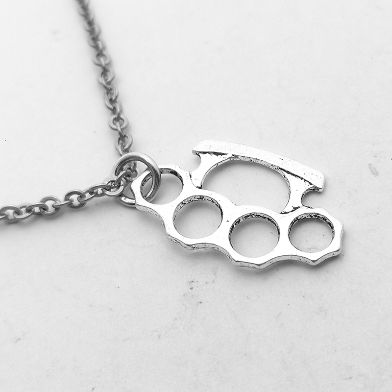 Collier pendentif poing américain en laiton pour femmes et hommes, chaîne de cou, vintage, été, gothique, bijoux tendance 2022, accessoires_voghion.com