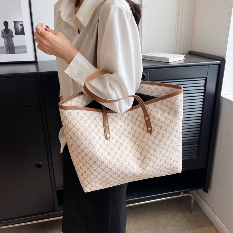 New Advanced and Fashionable Hundred Pai Hand Carrying Bag Popular Women's Shoulder Bag High Capacity Tote Bag_voghion.com