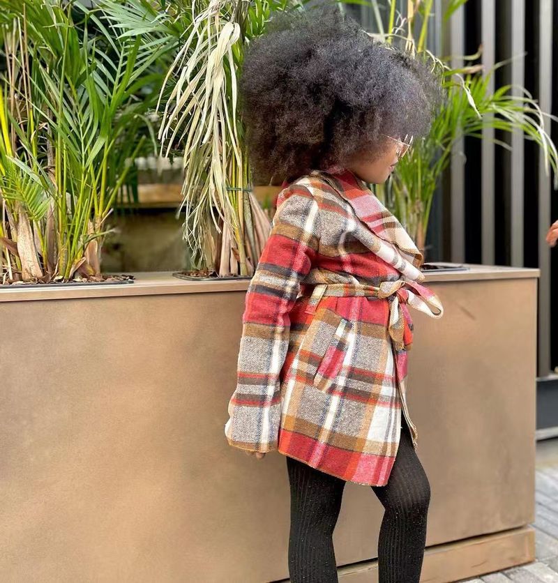M8080 giacca autunno bambini colletto scozzese neutro top satinato a maniche lunghe trendy stile di media lunghezza_voghion.com