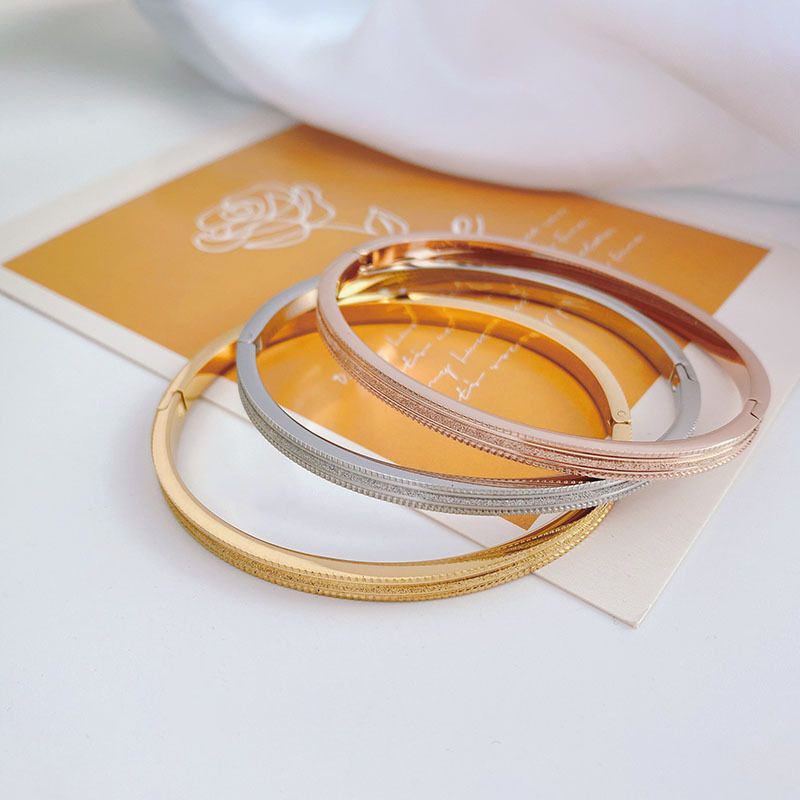 Bracelet simple en titane de style coréen pour femme, bracelet fin en acier inoxydable doré mat gravé, élégant et tendance_voghion.com