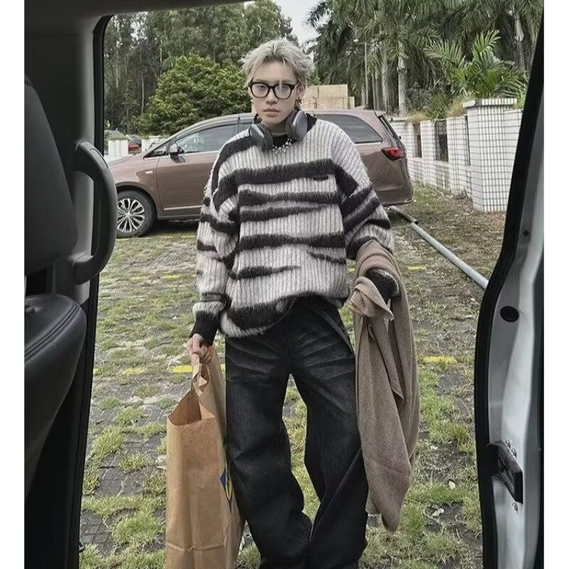 Sweater winter color blocking spliced round neck knitted men's trendy brand inner layer youth thick warm base sweater_voghion.com