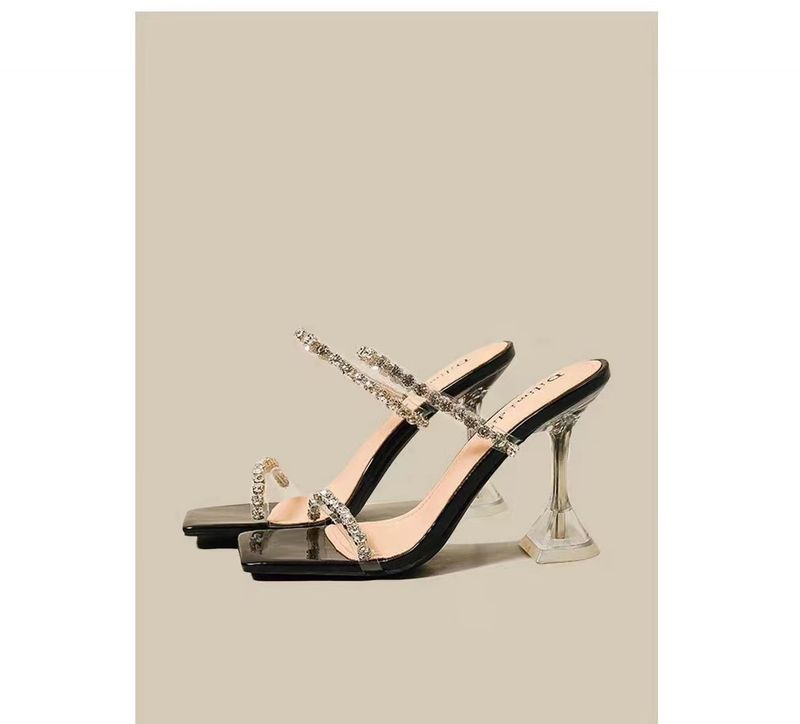 neue Strass-Sandalen mit einem Riemen und hohen Absätzen für Damen mit Stilettos, transparente und wunderschöne silberne High Heels_voghion.com