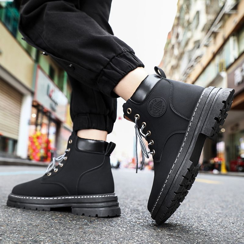 Šī gada jaunais ziemas gadījuma raksturs Doc Martens_voghion.com