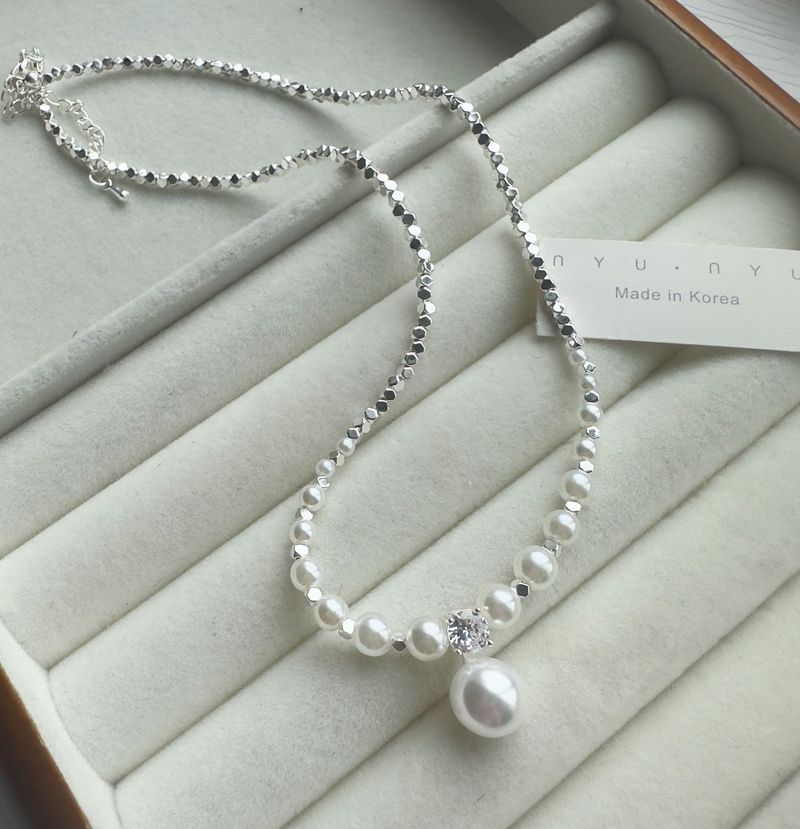 Colar de pérolas de metal prateado de alta qualidade para mulheres, personalidade francesa retrô, simples, versátil, temperamento, colar com corrente de clavícula_voghion.com