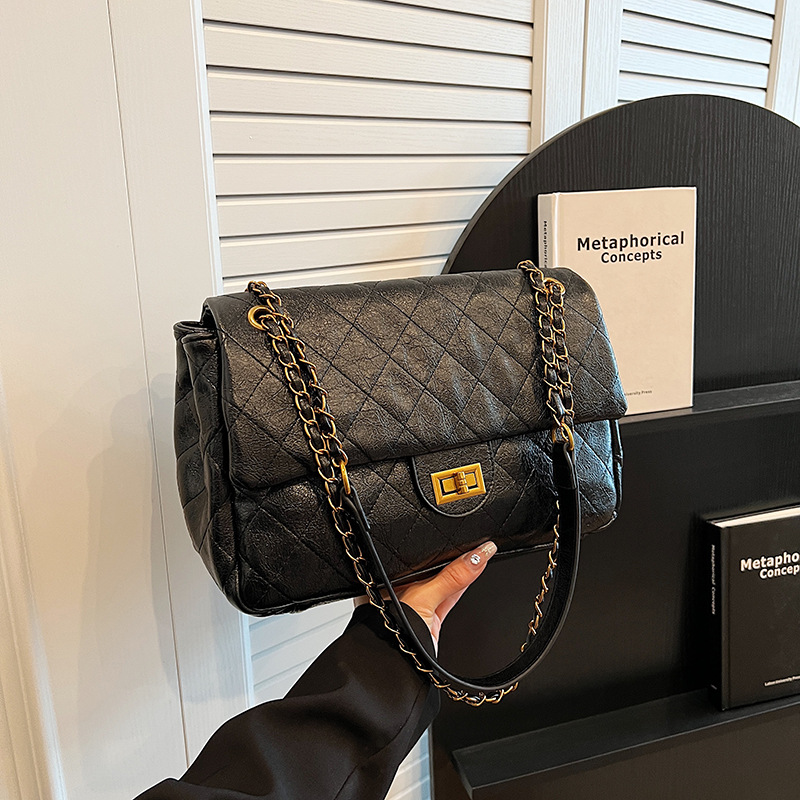 Lingge Embroidered Thread Large Capacity for Women 2024 New Popular Versatile Chain Crossbody Fashion Shoulder Bag_voghion.com