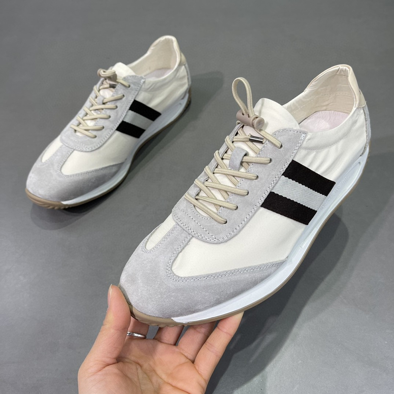 Printemps nouveau décontracté Forrest Gump couche supérieure en peau de vache léger luxe petites chaussures pour hommes blanches_voghion.com
