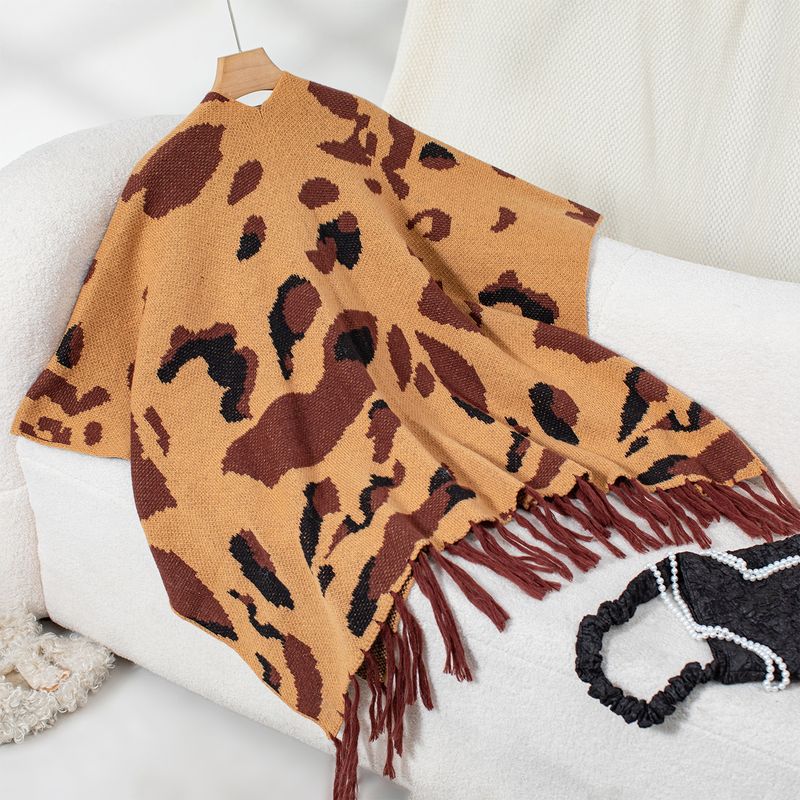 Capa de punto con borlas y estampado de leopardo en contraste para mujer Capa de suéter suelta de talla grande para otoño-invierno_voghion.com