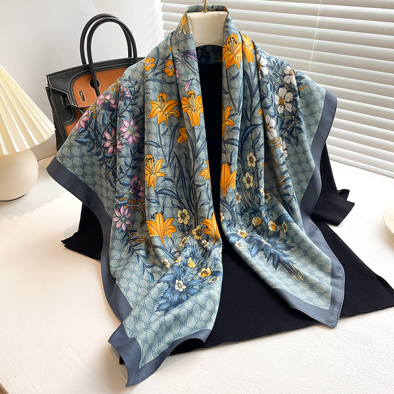 Fashion Daisy Scarf, Flower Print Scarf, Twill Silk Square Scarf, 90x90cm Shawl, Sun Protection, Travel Headband_voghion.com