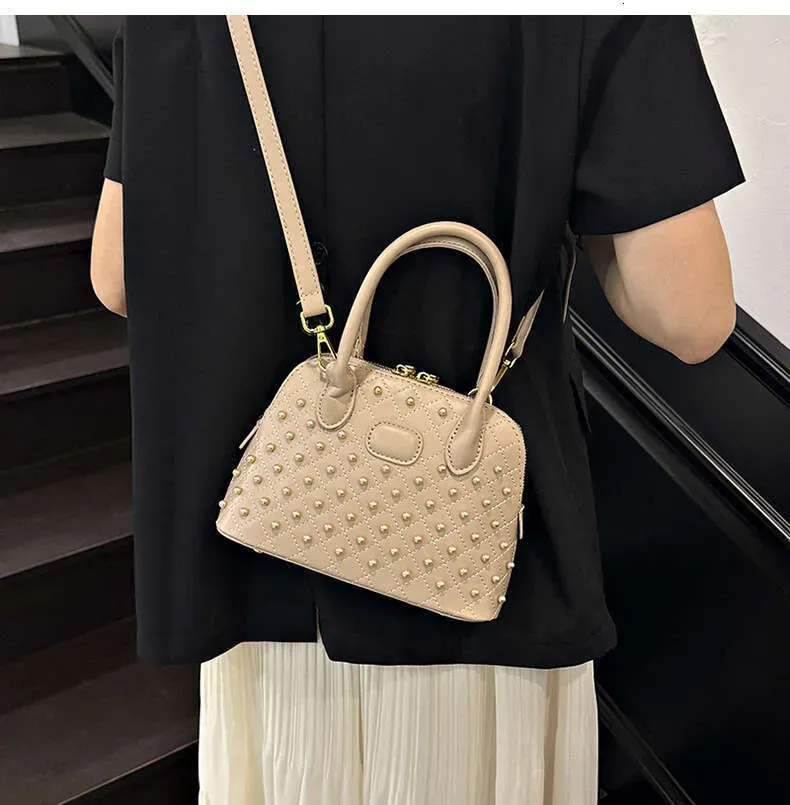 Fashion Designer Shell Bags For Women Elegant Rivet Handbag Versatile Large Capacity Shoulder Crossbody Bag_voghion.com