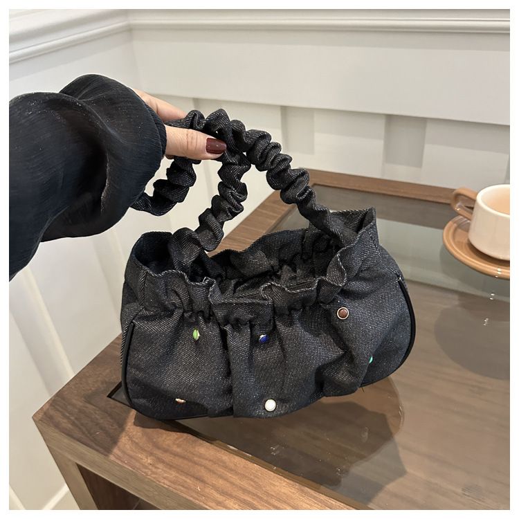 Small And Minimalist Personalized For Women 2024 New Commuter Wrinkle Underarm Versatile Casual Instagram Cloud Shoulder_voghion.com