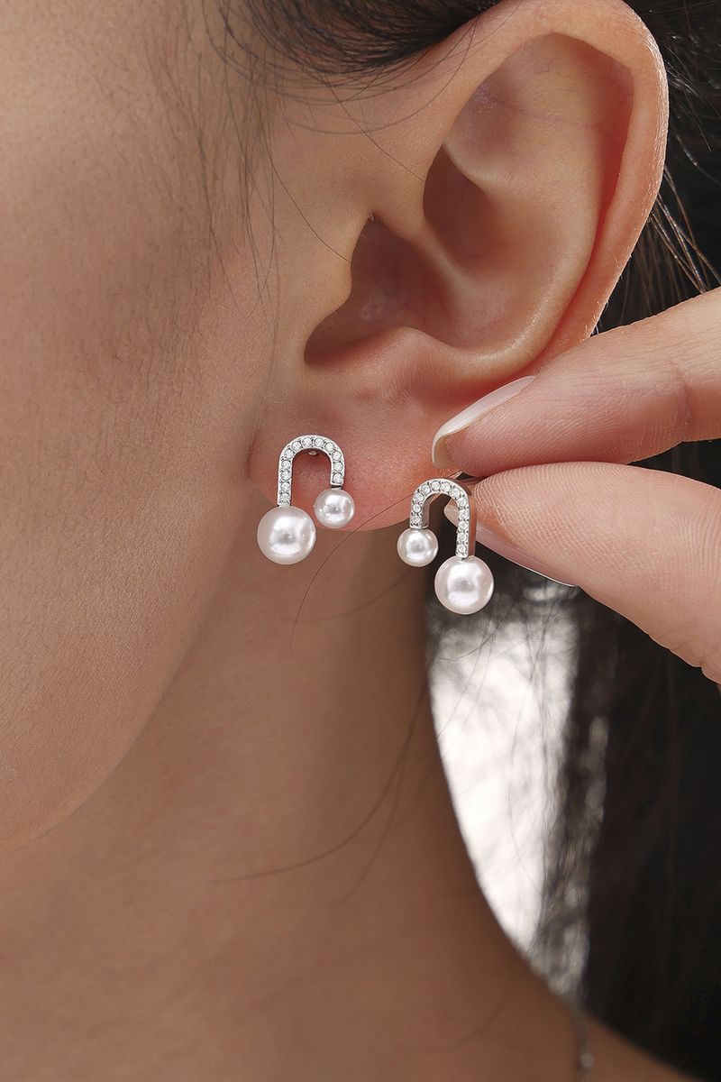 Women's Jewelry Set U Shaped Shell Pearl Zircon Necklace Earrings Niche Design Light Luxury Fashion Clavicle Chain Earrings Titanium Steel Set_voghion.com