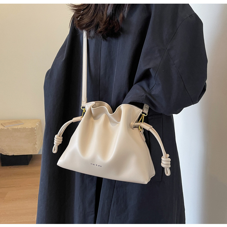2023 Nuova vendita calda di nicchia Design High-end Borsa a secchiello Borsa da donna di grande capacità Borsa a tracolla semplice urbana_voghion.com