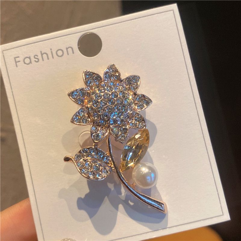 Brooch High-end Women's Accessories Fixed Clothes Cute Buckle Luxurious Cardigan Pin Elegant Sweater Suit_voghion.com
