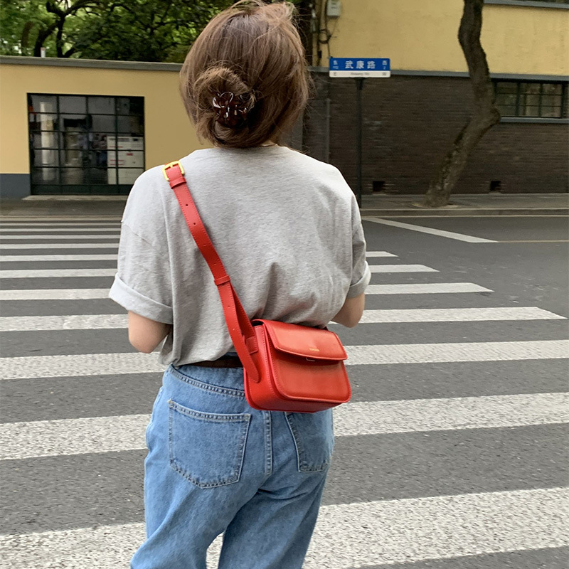 Generally Boring Monroe Original Niche Design Diagonally Across Japanese And Korean red wedding high-end small handbags for newlyweds_voghion.com