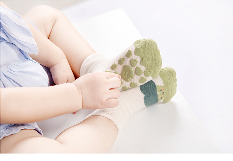 Calzini per bambini Calzini da pavimento per bambini autunno e inverno nuovi in silicone antiscivolo per neonati_voghion.com