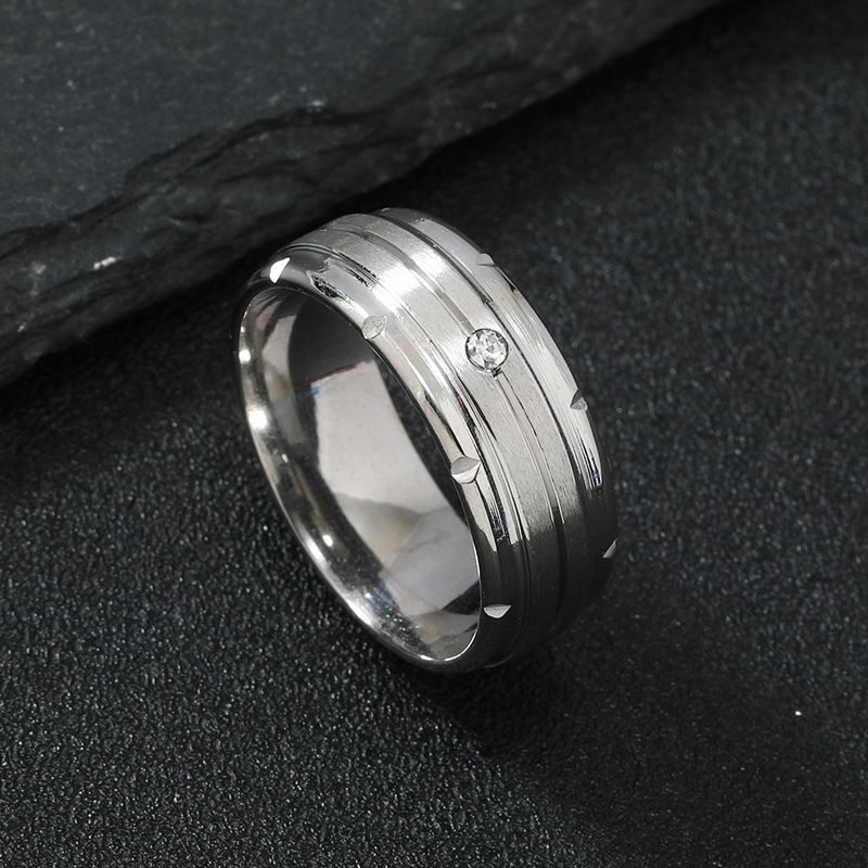 Popular fashionable titanium steel with patchwork color, high-end texture, flower inlaid diamond couple ring, light_voghion.com
