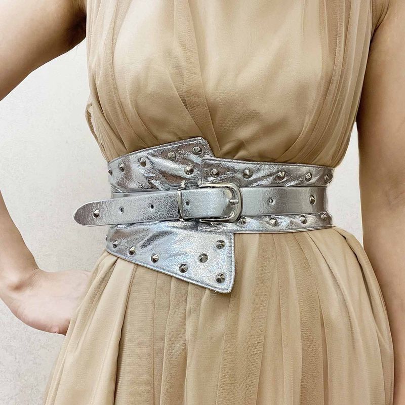 Cinto feminino de couro PU revestido irregular, estilo europeu e americano, com fivela de pino e fecho de segurança. Possui um design casual e moderno._voghion.com