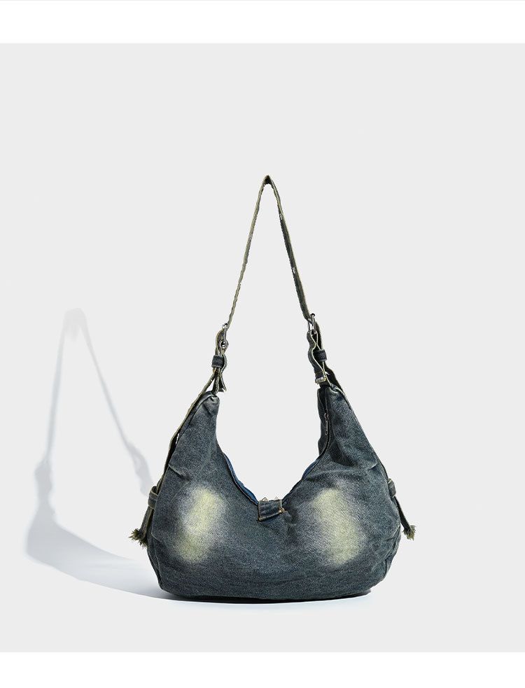 Large Capacity Washed Denim Rivets American Fashion Lined Shoulder Commuter Crossbody Bag_voghion.com
