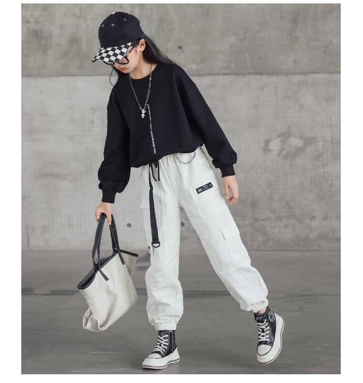 I nuovi ragazzi e ragazze della primavera 2023 per bambini indossano pantaloni da lavoro alla moda personalizzati, t-shirt girocollo, set da due pezzi_voghion.com