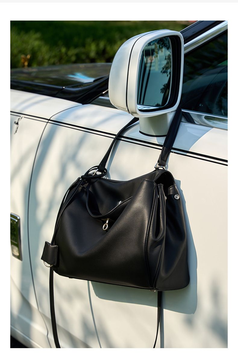 Tote Bag Large Capacity Smooth Calfskin Single Shoulder Handle Lock Commuter Underarm Bag_voghion.com