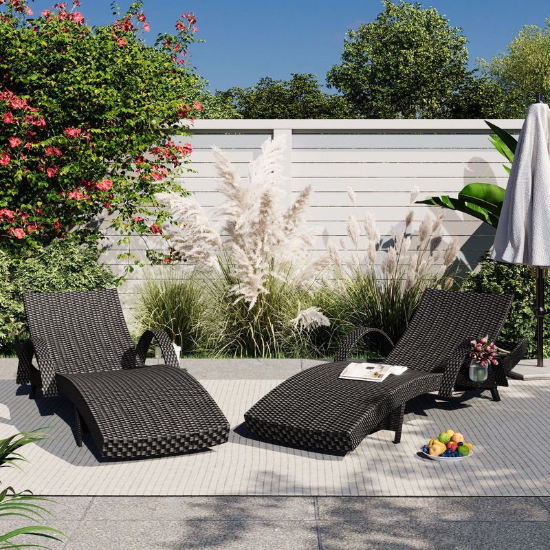 80'' Outdoor Wicker Chaise Lounge Chairs Set Of 2, Patio Rattan Reclining Chair Pull-out Side Table Adjustable Backrest Ergonomic Wave Design Pool Sunbathing Recliners_voghion.com