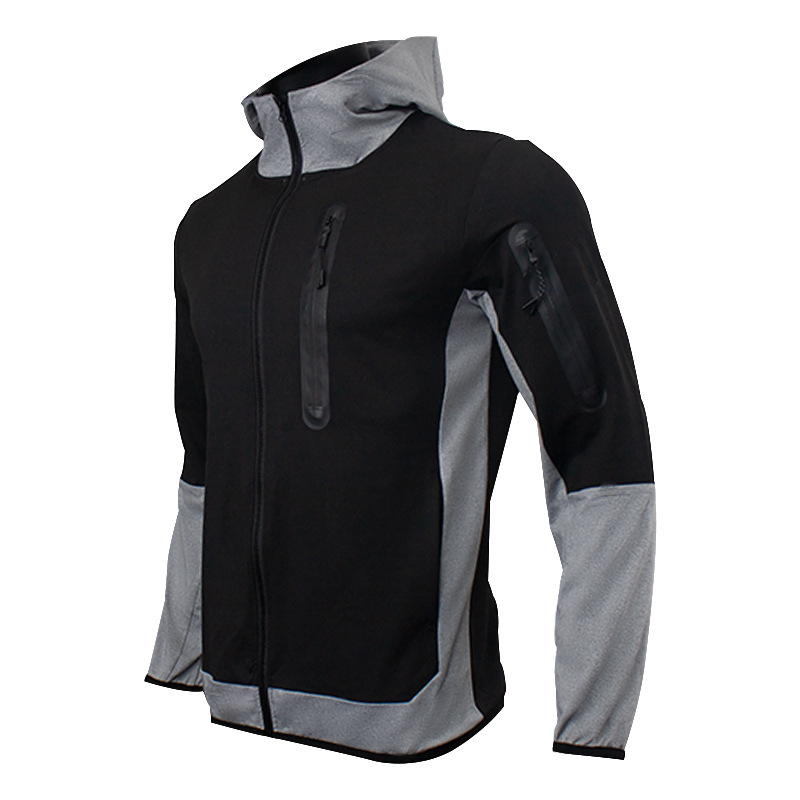 Ein Satz trendiger, lässiger Sport-Herrenanzüge mit Kapuze und farblich passenden Patchwork-Kapuzenpullovern, Jacken und Hosen_voghion.com