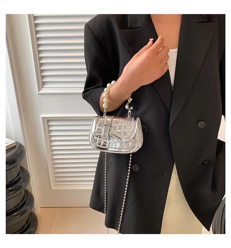 Sommergefühl Nischentextur Handkette Silber Crossbody Mini Perle kleine Tasche für Mädchen 2024 neues Modell_voghion.com