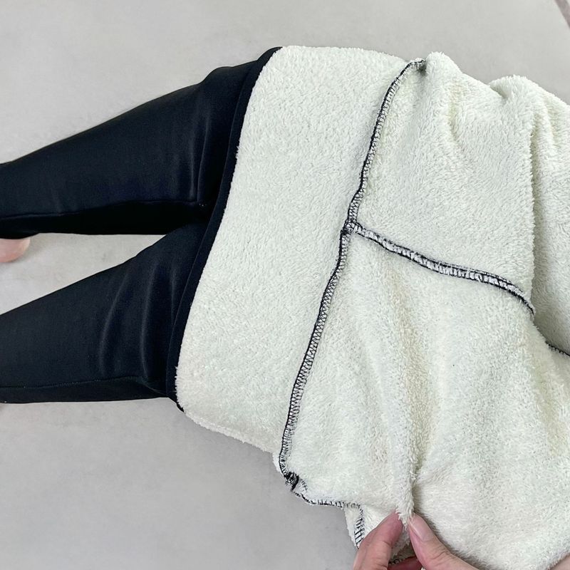 Leggings doublés en polaire pour femme, pantalon d'hiver thermique très extensible avec doublure en sherpa douce, taille élastique, chaud et confortable par temps froid._voghion.com